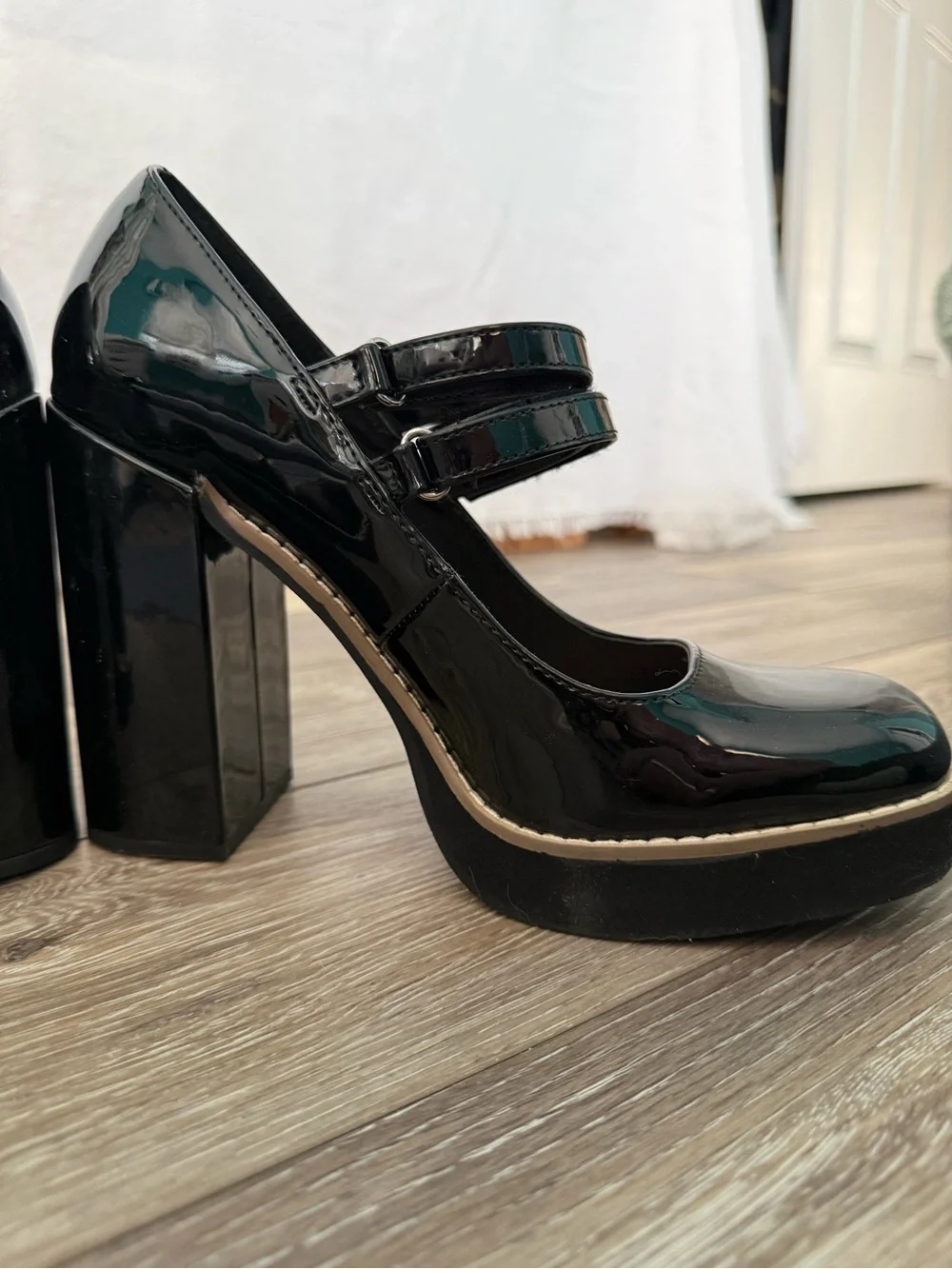 Steve Madden Twice Mary Jane Black Patent Leather Pumps